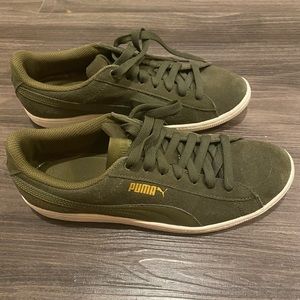 Puma Vikky women’s suede sneakers
